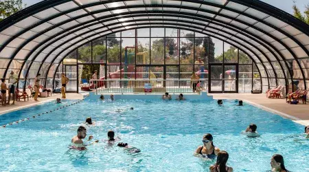 Piscine couverte du camping Mer et Soleil d'Oléron