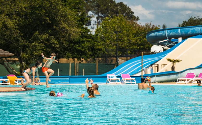 Piscine du camping de la Réserve